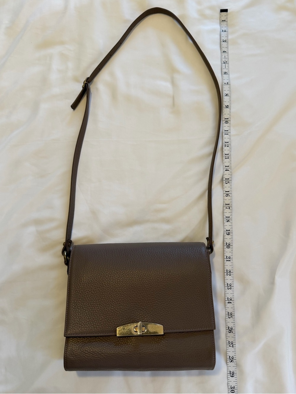 Cuyana Flap Crossbody Bag, Genuine Leather - Picture 16 of 16